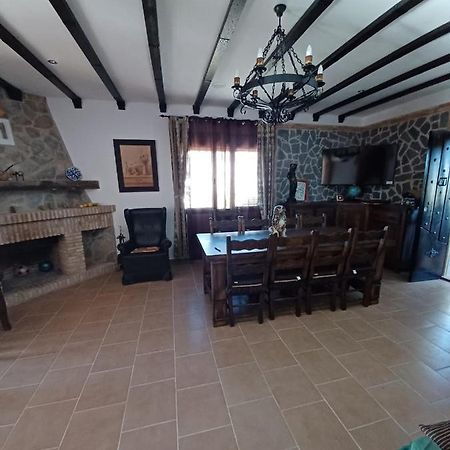 Villa Martinez Alquiler Rural Isabel Alcala del Valle ภายนอก รูปภาพ