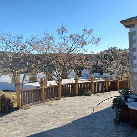Villa Martinez Alquiler Rural Isabel Alcala del Valle ภายนอก รูปภาพ